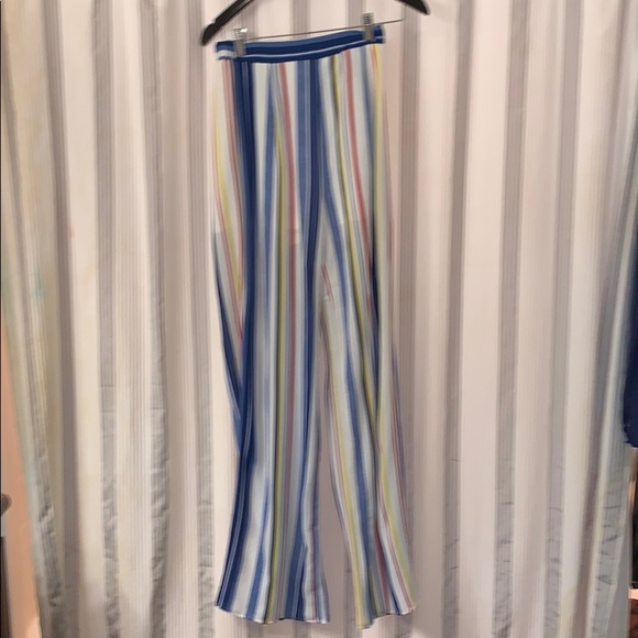 Two piece set - Picture 3 of 3